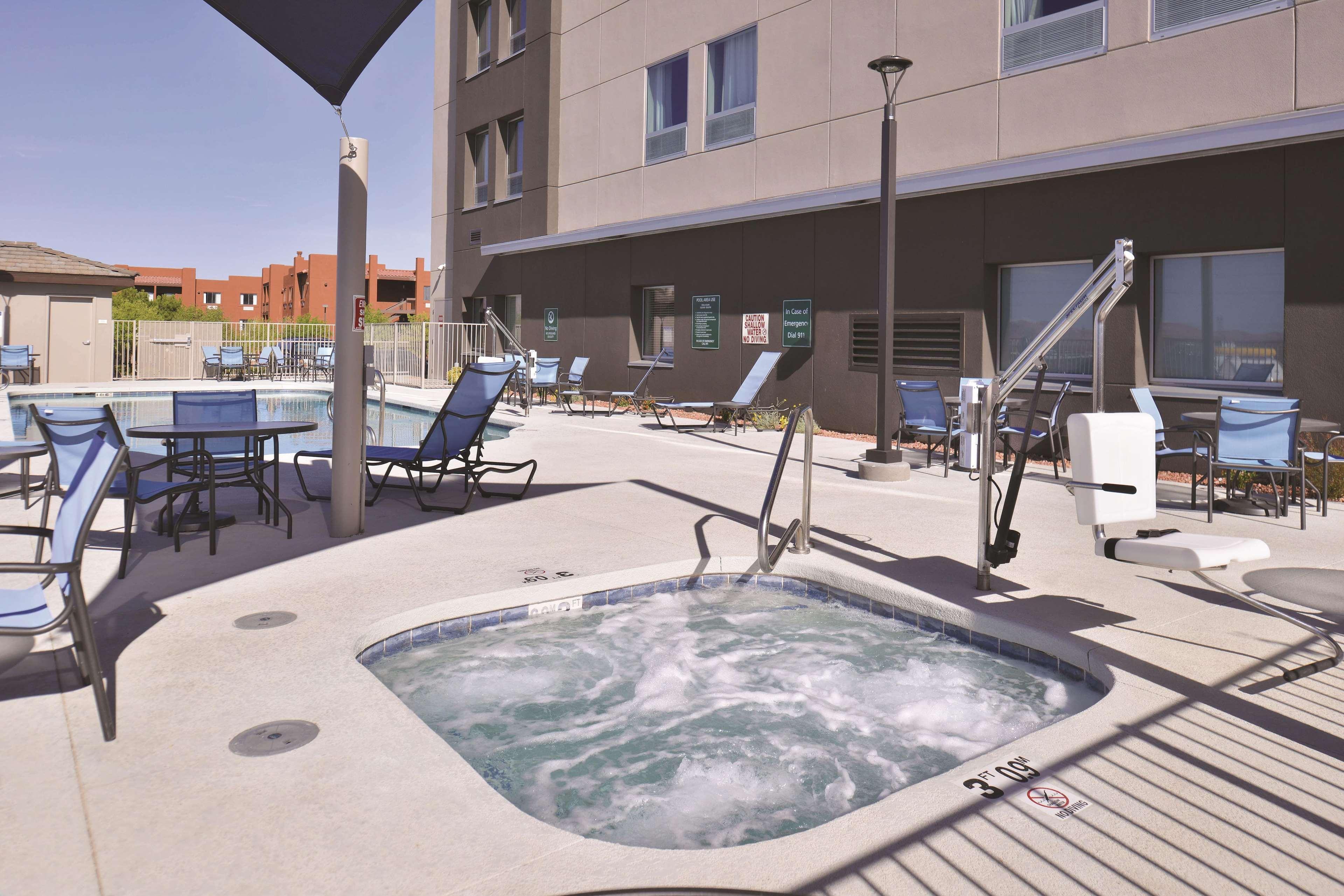 La Quinta By Wyndham Page At Lake Powell Exterior photo